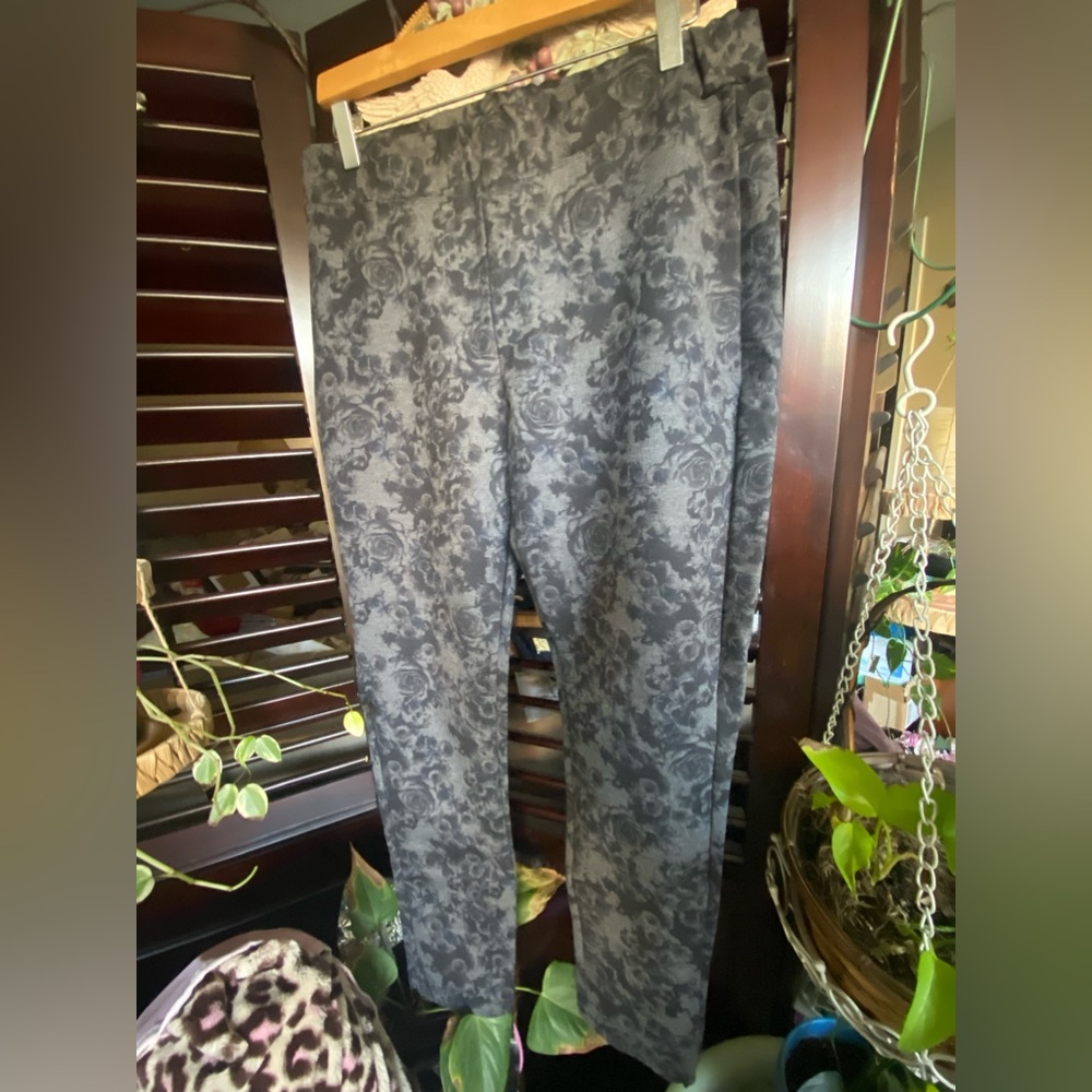 Slimming Options patterned stretchy winter leggings to keep you warm